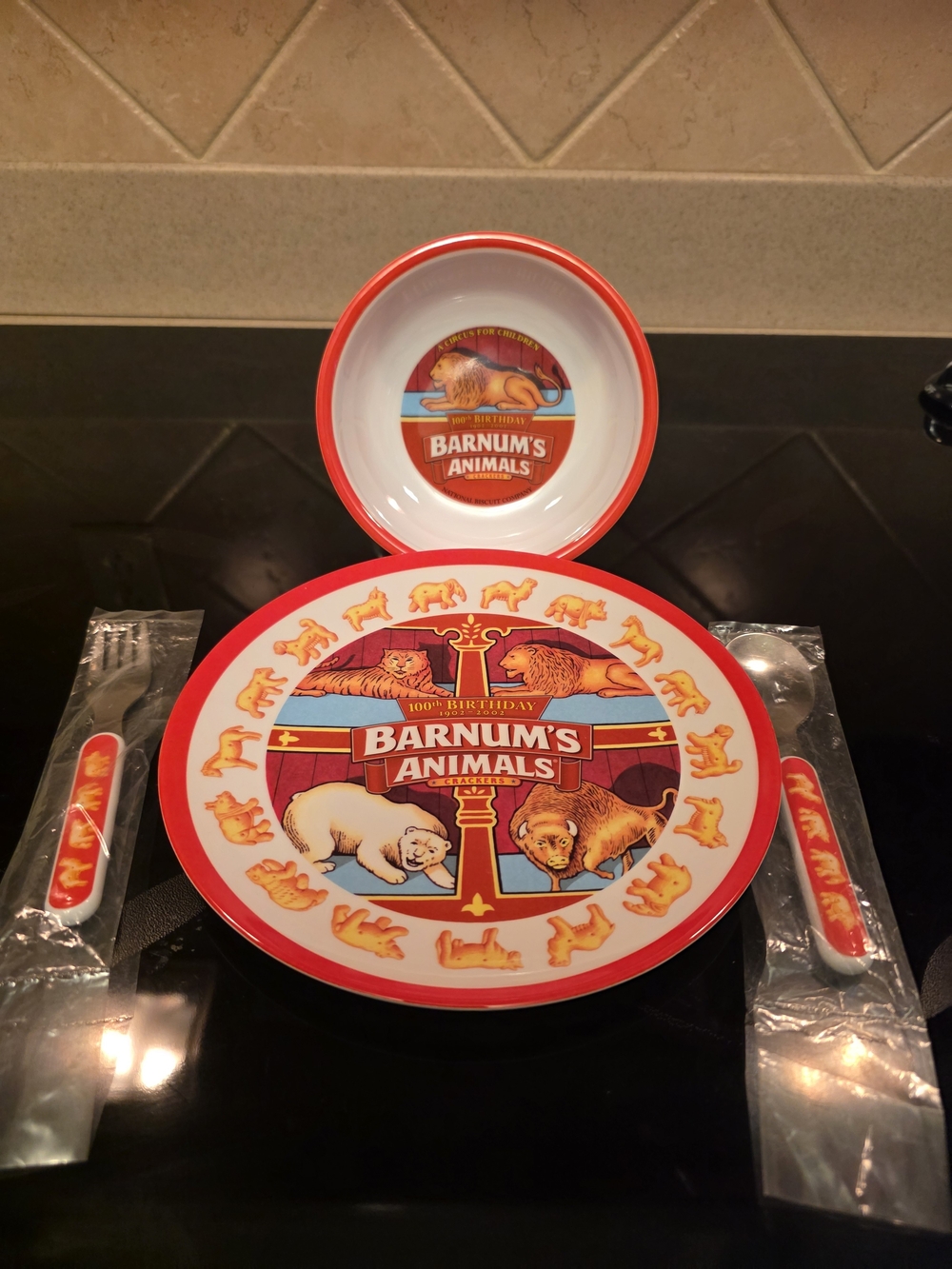 Barnum's Animals Children's Plate & Bowl Set - Red, White, Yellow